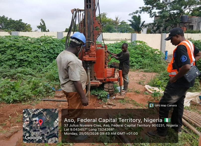 Cigeotech site team supervising a concrete pour for foundation works
